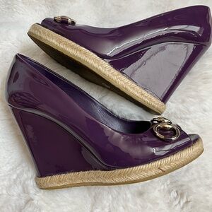 Gucci Horsebit Patent Leather Gold Buckle Elegant Purple Wedge Shoes EU 38